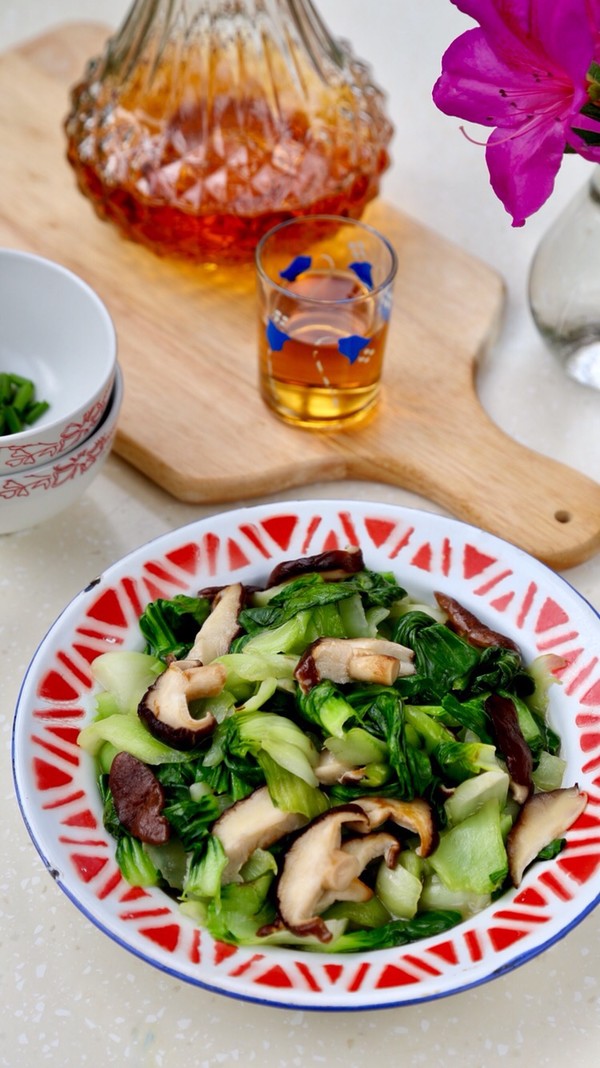 香菇青菜的做法-咸鮮味炒菜譜-易網健康養生網 香菇青菜的做法-咸鮮味炒菜譜