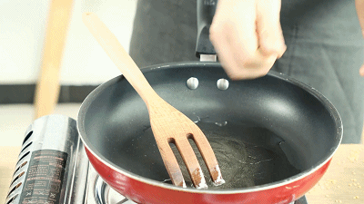 宮保雞丁的做法-香辣味爆菜譜-易網(wǎng)健康養(yǎng)生網(wǎng) 宮保雞丁的做法-香辣味爆菜譜