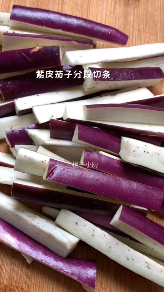 豆角炒茄子的做法-咸鮮味炒菜譜-易網(wǎng)<a href=http://www.xllyou.com/ target=_blank class=infotextkey>健康養(yǎng)生</a>網(wǎng) 豆角炒茄子的做法-咸鮮味炒菜譜