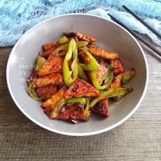 香辣醬尖椒炒豆腐的做法-香辣味炒菜譜