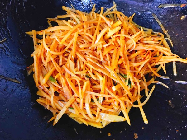 家庭版醬油土豆絲,好吃又營養的家常菜,做法簡單附詳細教程的做法-咸鮮味炒菜譜-易網健康養生網 家庭版醬油土豆絲,好吃又營養的家常菜,做法簡單附詳細教程的做法-咸鮮味炒菜譜