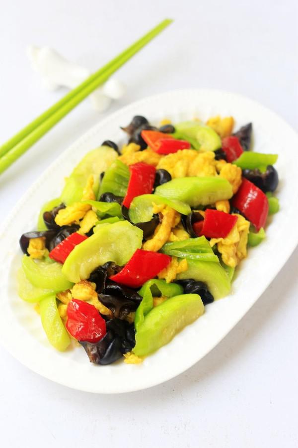 絲瓜木耳炒雞蛋的做法-咸鮮味炒菜譜-易網(wǎng)健康養(yǎng)生網(wǎng) 絲瓜木耳炒雞蛋的做法-咸鮮味炒菜譜