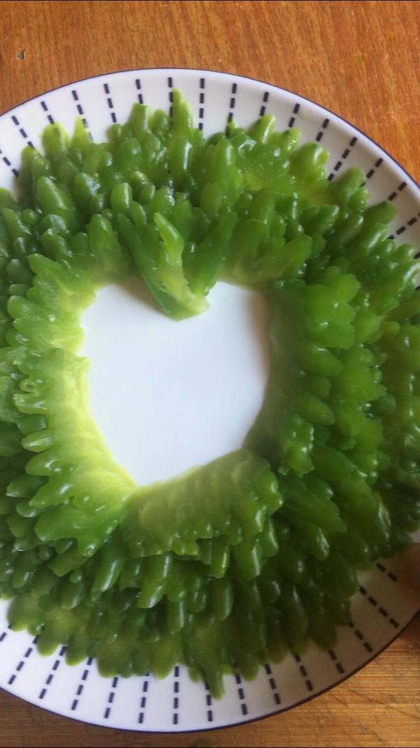 剁椒肉末抱苦瓜的做法-香辣味炒菜譜-易網健康養生網 剁椒肉末抱苦瓜的做法-香辣味炒菜譜