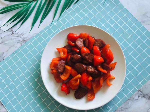 紅椒牛肉腸的做法-家常味炒菜譜-易網健康養生網 紅椒牛肉腸的做法-家常味炒菜譜