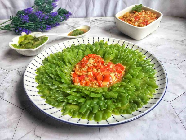 剁椒肉末抱苦瓜的做法-香辣味炒菜譜-易網健康養生網 剁椒肉末抱苦瓜的做法-香辣味炒菜譜