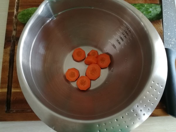 蒜泥拍黃瓜的做法-咸鮮味拌菜譜