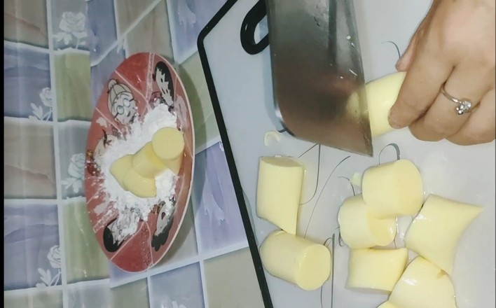 紅燒日本豆腐的做法-酸甜味燒菜譜-易網<a href=http://www.xllyou.com/ target=_blank class=infotextkey>健康養生</a>網 紅燒日本豆腐的做法-酸甜味燒菜譜