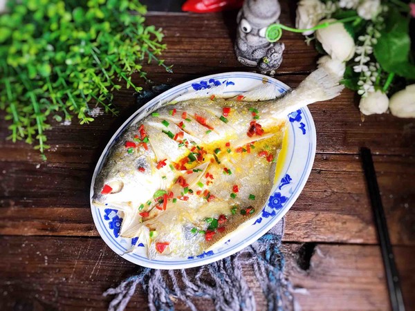 清蒸黃魚的做法-咸鮮味蒸菜譜