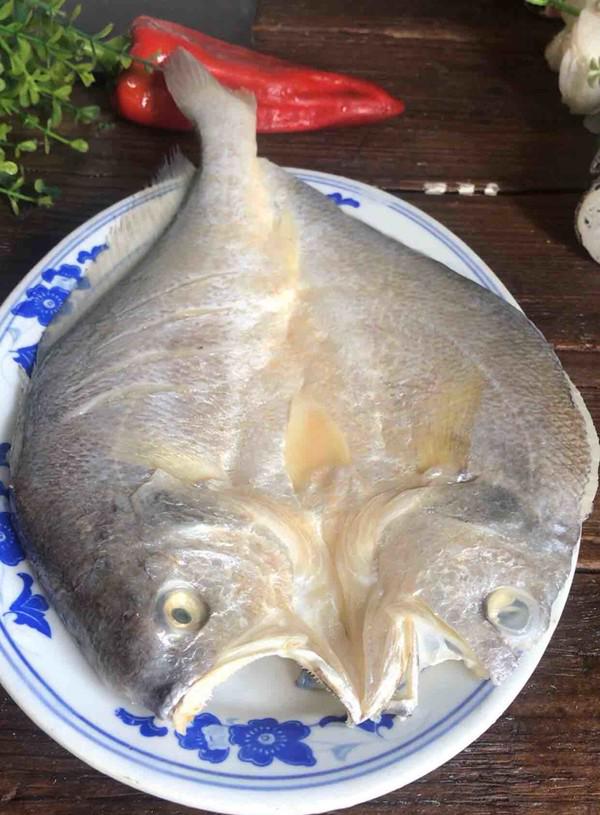 清蒸黃魚的做法-咸鮮味蒸菜譜