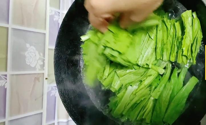 澆汁油麥菜的做法-咸鮮味其它工藝菜譜-易網<a href=http://www.xllyou.com/ target=_blank class=infotextkey>健康養生</a>網 澆汁油麥菜的做法-咸鮮味其它工藝菜譜