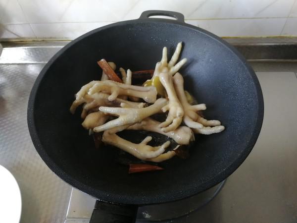 鹵雞爪的做法-香辣味鹵菜譜-易網健康養生網 鹵雞爪的做法-香辣味鹵菜譜