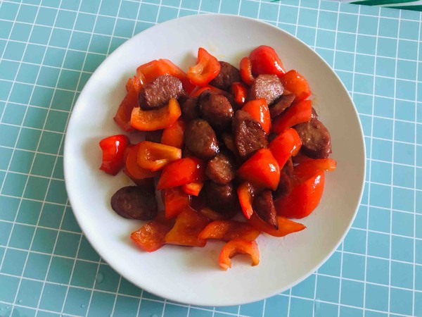 紅椒牛肉腸的做法-家常味炒菜譜-易網健康養生網 紅椒牛肉腸的做法-家常味炒菜譜