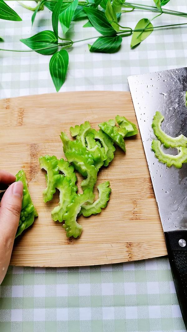 豆豉鯪魚拌苦瓜的做法-其它口味拌菜譜-易網<a href=http://www.xllyou.com/ target=_blank class=infotextkey>健康養生</a>網 豆豉鯪魚拌苦瓜的做法-其它口味拌菜譜