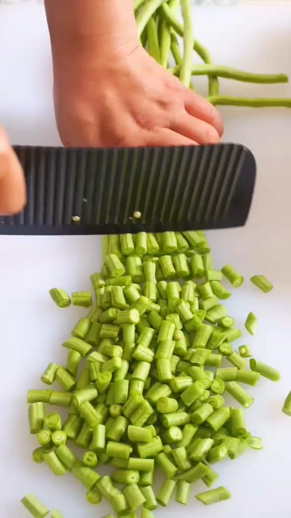 肉沫豆角的做法-咸鮮味炒菜譜-易網<a href=http://www.xllyou.com/ target=_blank class=infotextkey>健康養生</a>網 肉沫豆角的做法-咸鮮味炒菜譜