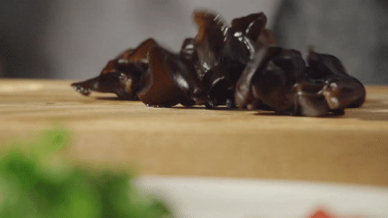 涼拌爽脆木耳【孔老師教做菜】的做法-家常味拌菜譜