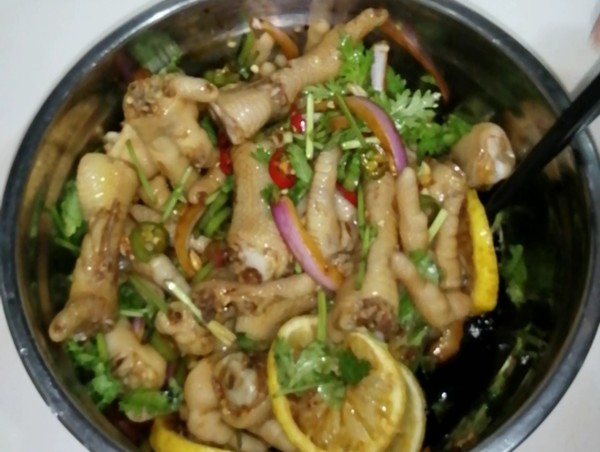 網(wǎng)紅酸辣雞爪的做法-酸辣味煮菜譜-易網(wǎng)健康養(yǎng)生網(wǎng) 網(wǎng)紅酸辣雞爪的做法-酸辣味煮菜譜