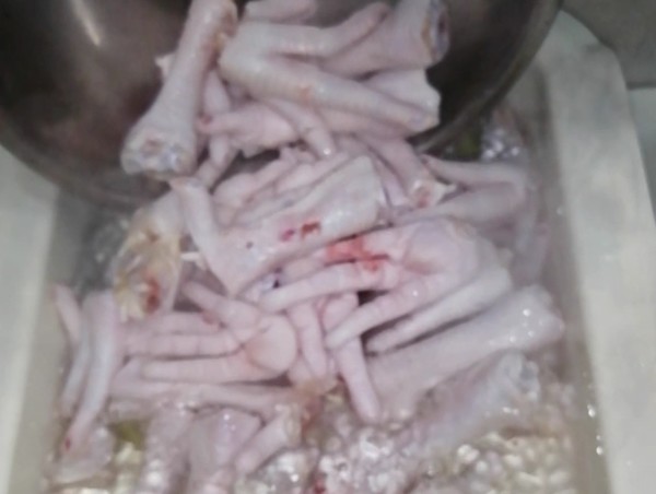 網(wǎng)紅酸辣雞爪的做法-酸辣味煮菜譜-易網(wǎng)健康養(yǎng)生網(wǎng) 網(wǎng)紅酸辣雞爪的做法-酸辣味煮菜譜