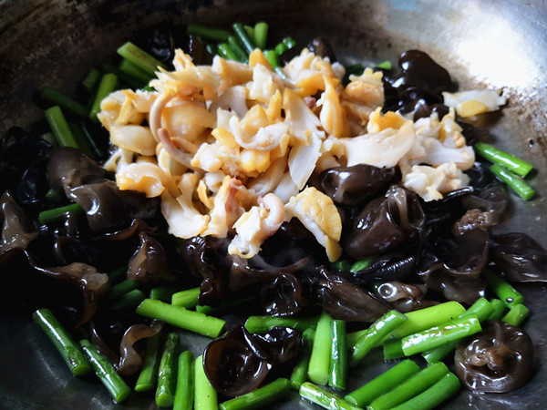 蒜苔炒假鮑魚的做法-咸鮮味炒菜譜-易網(wǎng)健康養(yǎng)生網(wǎng) 蒜苔炒假鮑魚的做法-咸鮮味炒菜譜