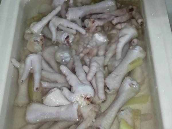 網(wǎng)紅酸辣雞爪的做法-酸辣味煮菜譜-易網(wǎng)健康養(yǎng)生網(wǎng) 網(wǎng)紅酸辣雞爪的做法-酸辣味煮菜譜