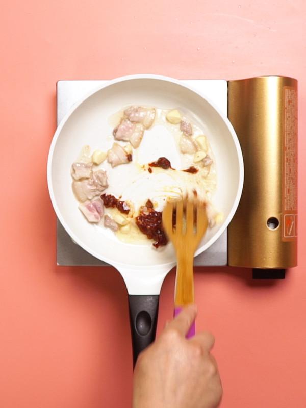 干鍋包菜的做法-家常味炒菜譜-易網健康養生網 干鍋包菜的做法-家常味炒菜譜