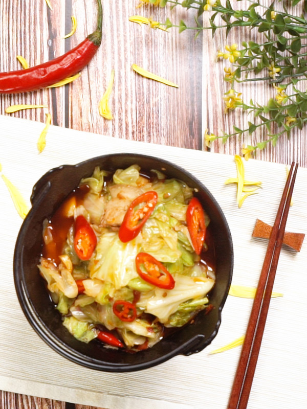 干鍋包菜的做法-家常味炒菜譜-易網健康養生網 干鍋包菜的做法-家常味炒菜譜