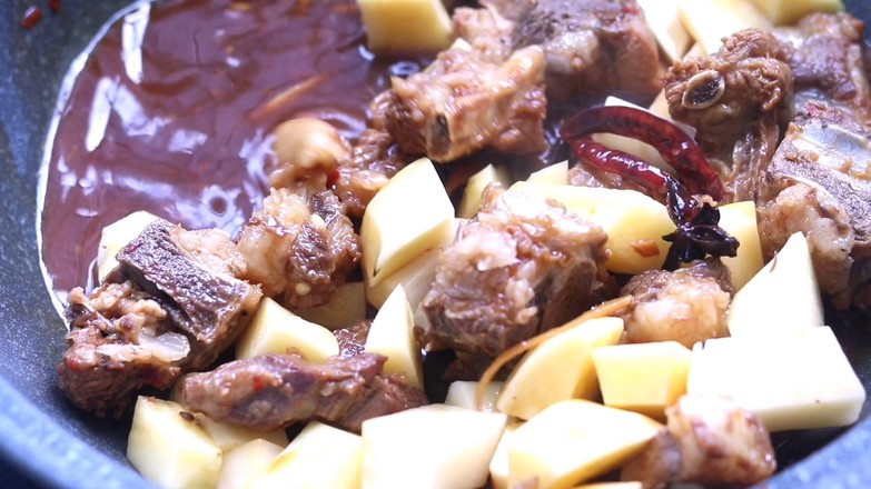 土豆燒排骨的做法-香辣味燒菜譜-易網(wǎng)健康養(yǎng)生網(wǎng) 土豆燒排骨的做法-香辣味燒菜譜