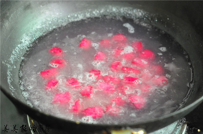 火龍果丸子拌黃瓜的做法-家常味拌菜譜-易網(wǎng)健康養(yǎng)生網(wǎng) 火龍果丸子拌黃瓜的做法-家常味拌菜譜