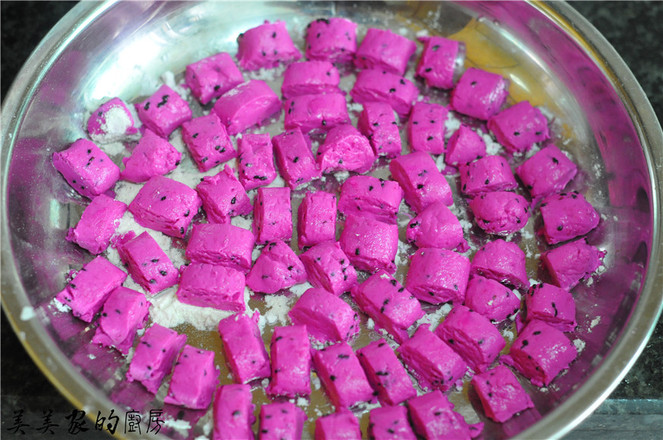 火龍果丸子拌黃瓜的做法-家常味拌菜譜-易網(wǎng)健康養(yǎng)生網(wǎng) 火龍果丸子拌黃瓜的做法-家常味拌菜譜