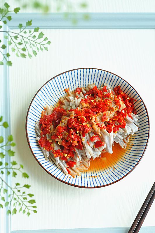 剁椒肉末蒸芋頭的做法-家常味蒸菜譜