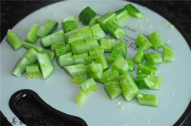 火龍果丸子拌黃瓜的做法-家常味拌菜譜-易網(wǎng)健康養(yǎng)生網(wǎng) 火龍果丸子拌黃瓜的做法-家常味拌菜譜