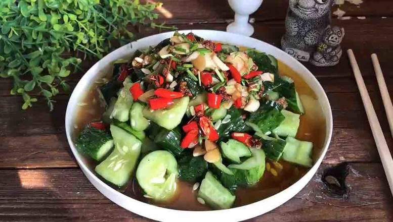 刀拍黃瓜你是怎么做的?跟我的做法一樣嗎?的做法-家常味拌菜譜-易網(wǎng)健康養(yǎng)生網(wǎng) 刀拍黃瓜你是怎么做的?跟我的做法一樣嗎?的做法-家常味拌菜譜