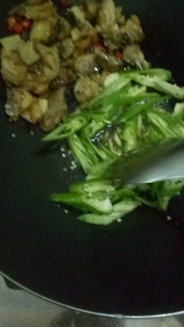 青椒小炒雞塊的做法-家常味炒菜譜-易網健康養生網 青椒小炒雞塊的做法-家常味炒菜譜