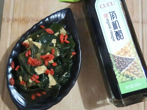 爽口涼拌裙帶菜的做法-家常味拌菜譜-易網健康養生網 爽口涼拌裙帶菜的做法-家常味拌菜譜