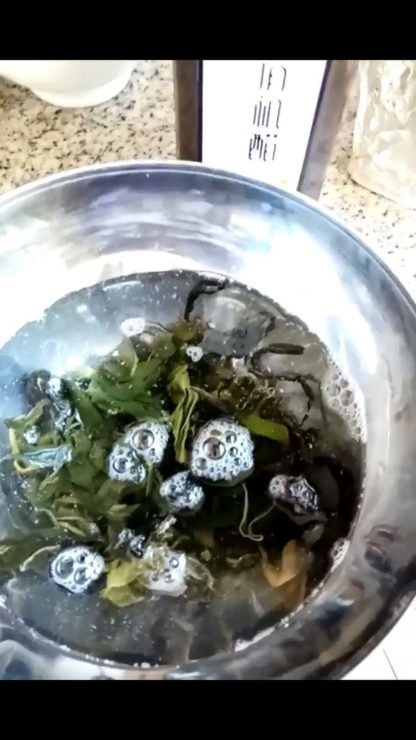 爽口涼拌裙帶菜的做法-家常味拌菜譜-易網健康養生網 爽口涼拌裙帶菜的做法-家常味拌菜譜