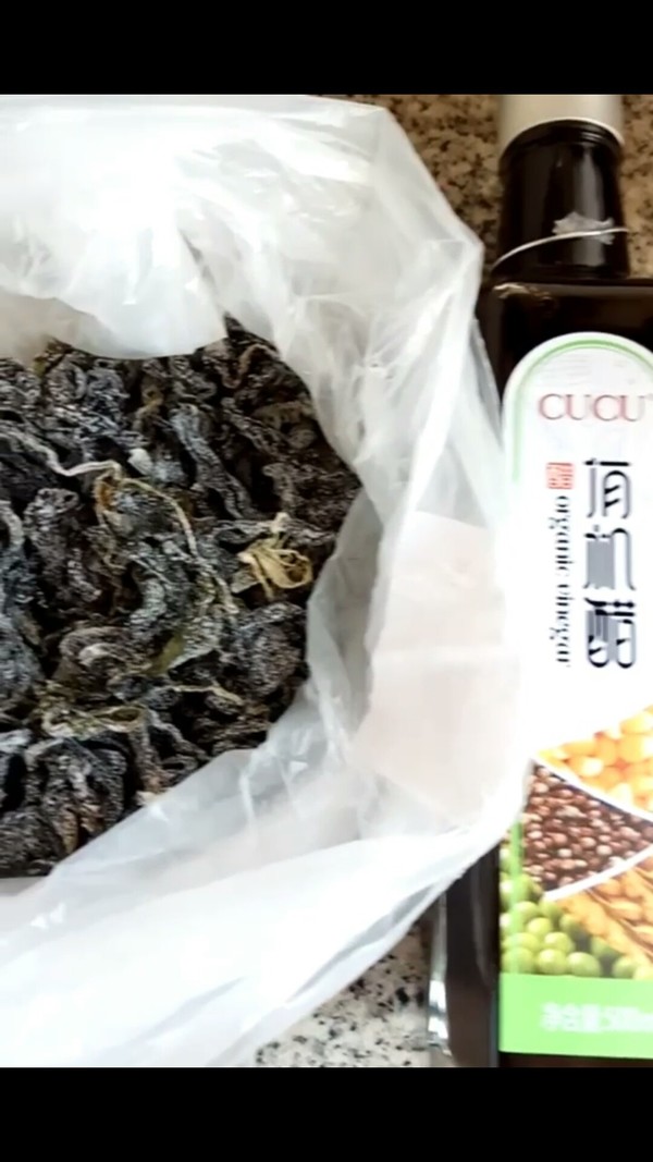 爽口涼拌裙帶菜的做法-家常味拌菜譜-易網<a href=http://www.xllyou.com/ target=_blank class=infotextkey>健康養生</a>網 爽口涼拌裙帶菜的做法-家常味拌菜譜