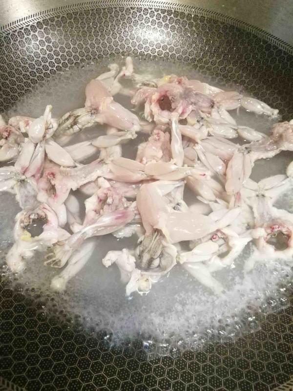 田雞燒毛豆的做法-家常味燒菜譜-易網(wǎng)健康養(yǎng)生網(wǎng) 田雞燒毛豆的做法-家常味燒菜譜