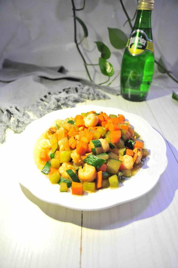 黃瓜胡蘿卜炒蝦仁的做法-家常味炒菜譜-易網(wǎng)健康養(yǎng)生網(wǎng) 黃瓜胡蘿卜炒蝦仁的做法-家常味炒菜譜