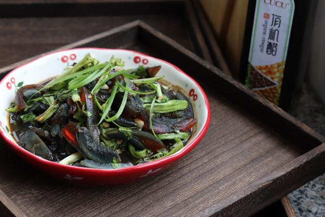 苦菊皮蛋的做法-酸甜味拌菜譜