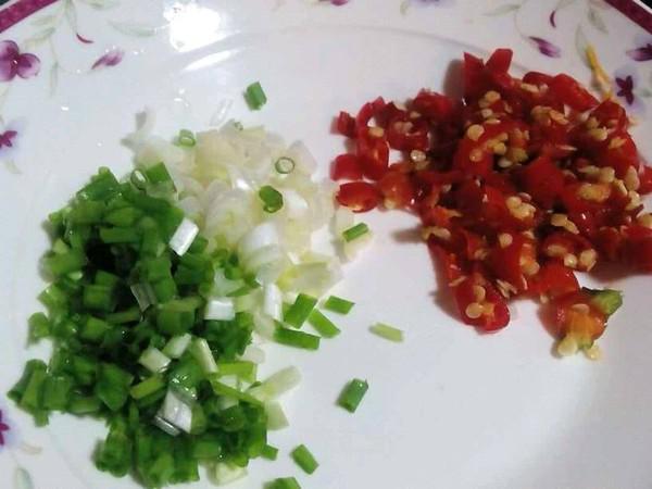 金江小姑娘土豆爆魷魚的做法-麻辣味烤菜譜-易網(wǎng)健康養(yǎng)生網(wǎng) 金江小姑娘土豆爆魷魚的做法-麻辣味烤菜譜