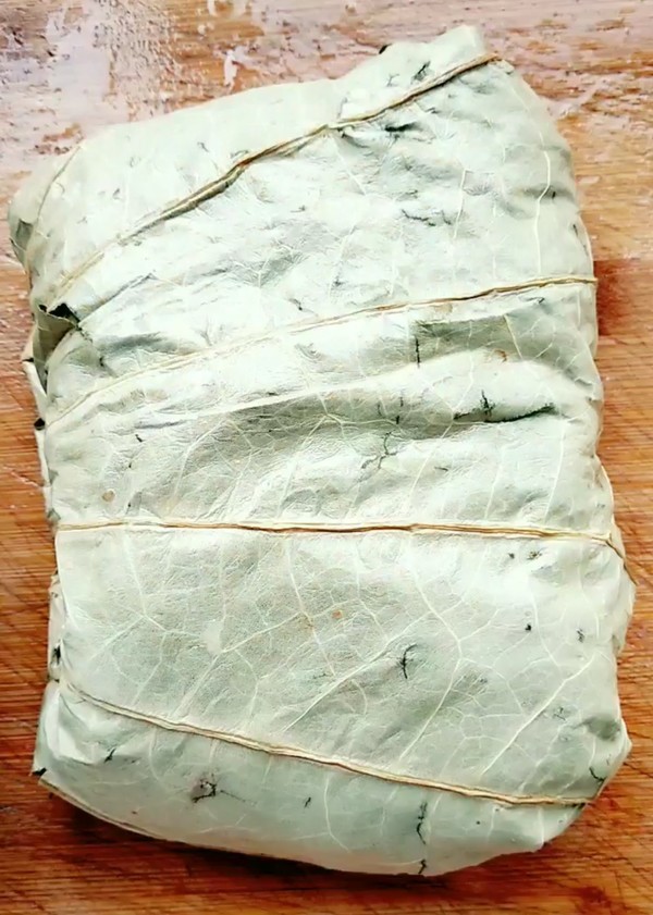 《荷葉糯米雞》的做法-咸鮮味蒸菜譜-易網(wǎng)健康養(yǎng)生網(wǎng) 《荷葉糯米雞》的做法-咸鮮味蒸菜譜