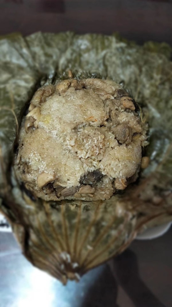 《荷葉糯米雞》的做法-咸鮮味蒸菜譜-易網(wǎng)健康養(yǎng)生網(wǎng) 《荷葉糯米雞》的做法-咸鮮味蒸菜譜