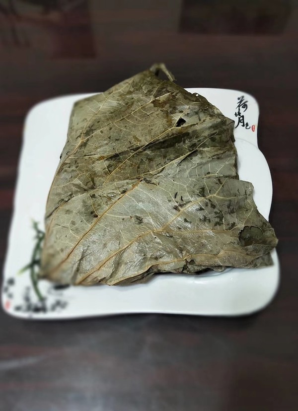 《荷葉糯米雞》的做法-咸鮮味蒸菜譜-易網(wǎng)健康養(yǎng)生網(wǎng) 《荷葉糯米雞》的做法-咸鮮味蒸菜譜
