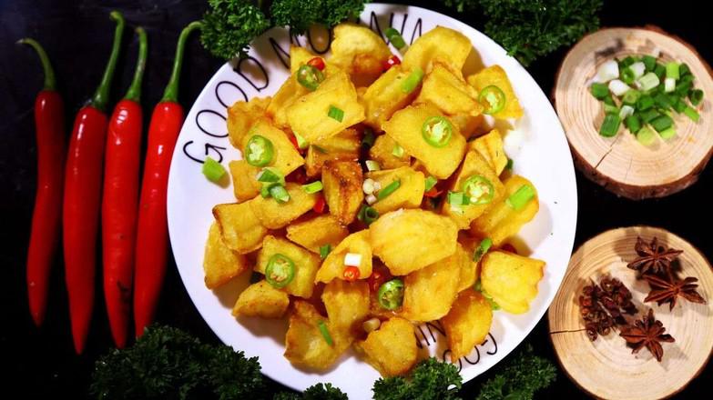 金江小姑娘土豆爆魷魚的做法-麻辣味烤菜譜-易網(wǎng)健康養(yǎng)生網(wǎng) 金江小姑娘土豆爆魷魚的做法-麻辣味烤菜譜