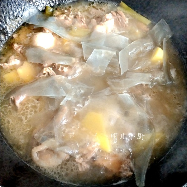 燉炒大公雞的做法-家常味燉菜譜-易網(wǎng)健康養(yǎng)生網(wǎng) 燉炒大公雞的做法-家常味燉菜譜