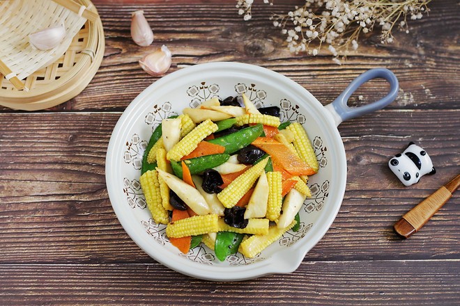 玉米筍炒時蔬的做法-家常味炒菜譜-易網(wǎng)健康養(yǎng)生網(wǎng) 玉米筍炒時蔬的做法-家常味炒菜譜