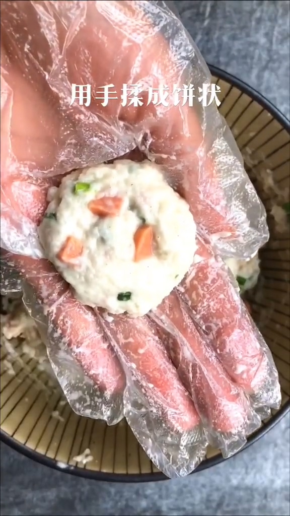 香煎小藕餅的做法-咸鮮味煎菜譜-易網健康養生網 香煎小藕餅的做法-咸鮮味煎菜譜