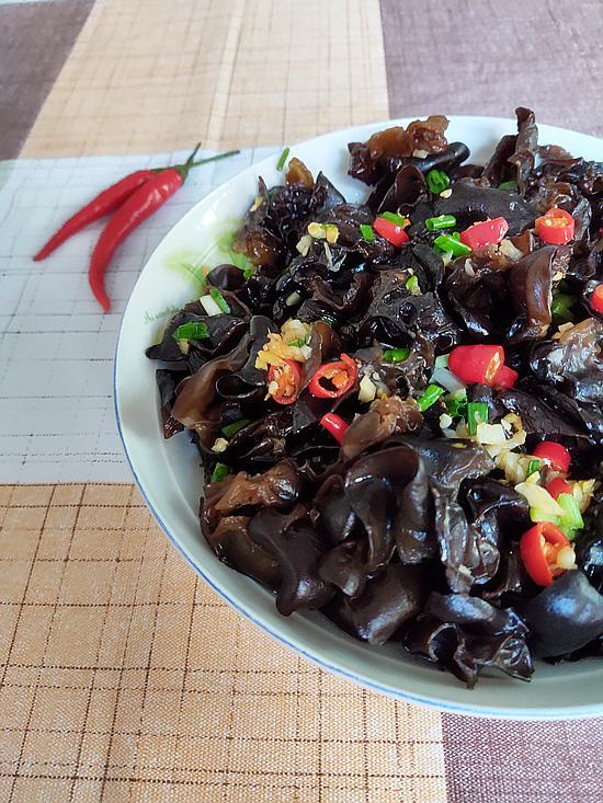 酸辣拌木耳的做法-酸辣味拌菜譜-易網健康養生網 酸辣拌木耳的做法-酸辣味拌菜譜