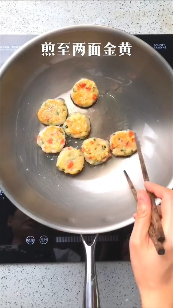 香煎小藕餅的做法-咸鮮味煎菜譜-易網健康養生網 香煎小藕餅的做法-咸鮮味煎菜譜