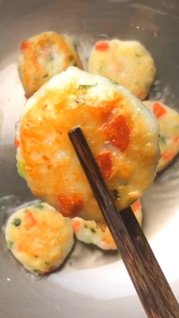 香煎小藕餅的做法-咸鮮味煎菜譜-易網健康養生網 香煎小藕餅的做法-咸鮮味煎菜譜