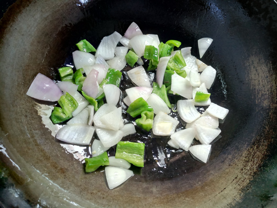 咖喱雞翅的做法-咖喱味燒菜譜-易網(wǎng)健康養(yǎng)生網(wǎng) 咖喱雞翅的做法-咖喱味燒菜譜